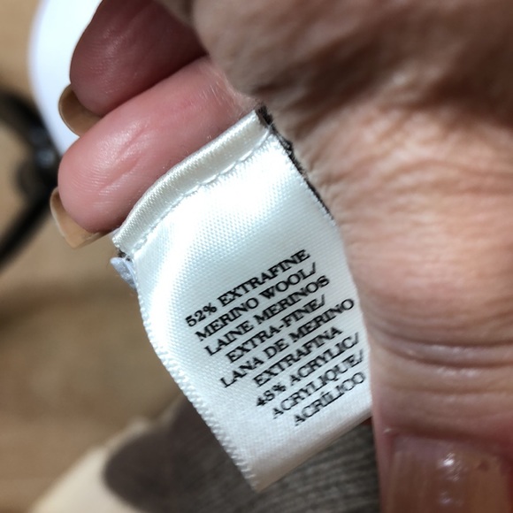 - Ann Taylor wool Sweater - Picture 5 of 8